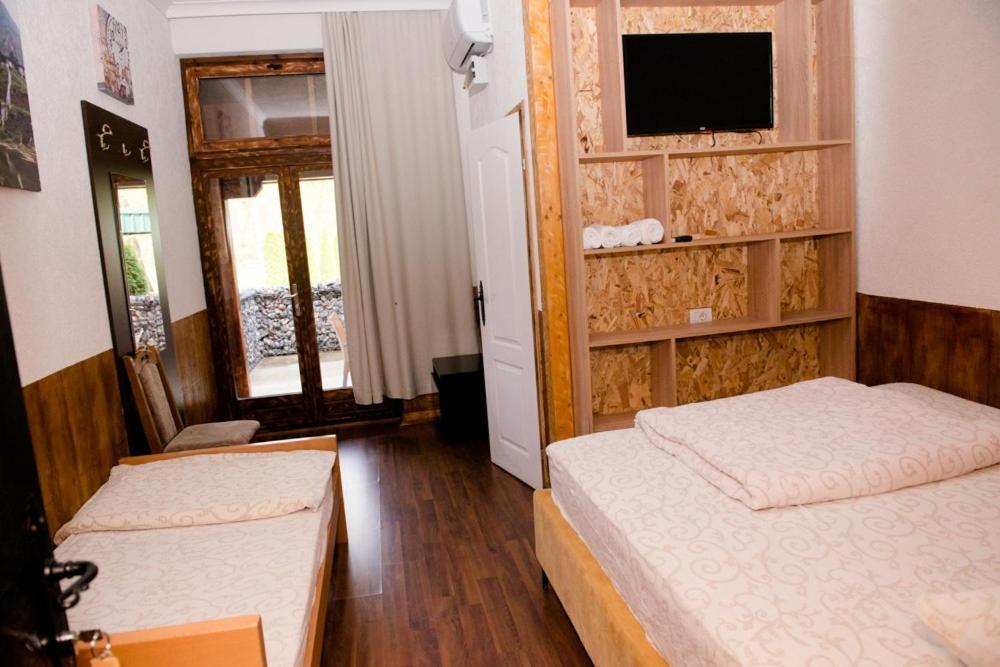 Etno Selo Bok Bed & Breakfast Vrhpolje Ngoại thất bức ảnh