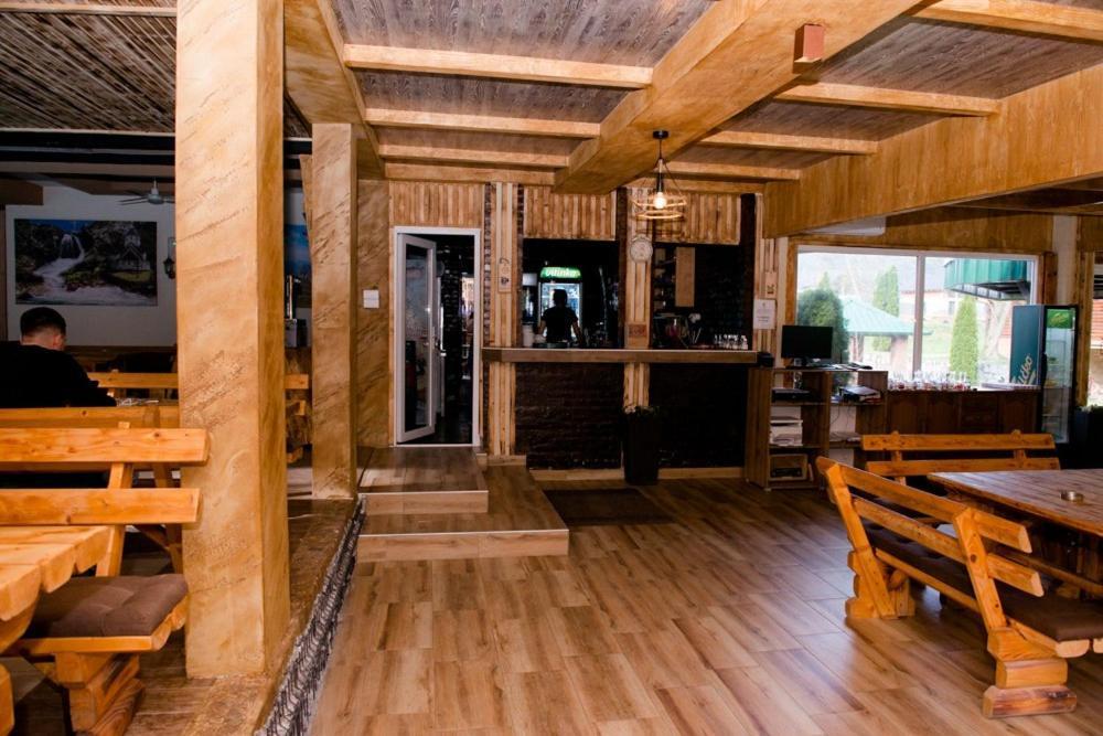 Etno Selo Bok Bed & Breakfast Vrhpolje Ngoại thất bức ảnh
