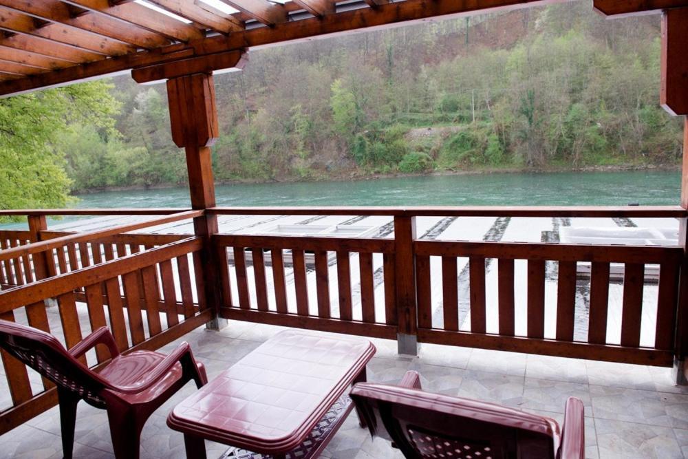 Etno Selo Bok Bed & Breakfast Vrhpolje Ngoại thất bức ảnh