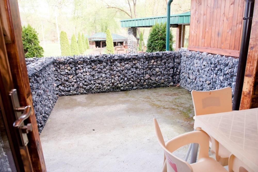 Etno Selo Bok Bed & Breakfast Vrhpolje Ngoại thất bức ảnh